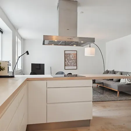 Nyrenoveret 2br Lejlighed I Hjertet Af * Aalborg