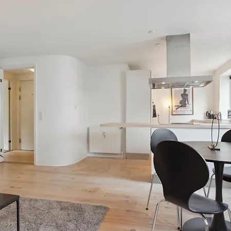 Appartement Nyrenoveret 2br Lejlighed I Hjertet Af Aalborg