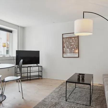 Nyrenoveret 2br Lejlighed I Hjertet Af * Aalborg